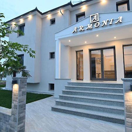 Armonia Luxury Suites Vrasná Esterno foto