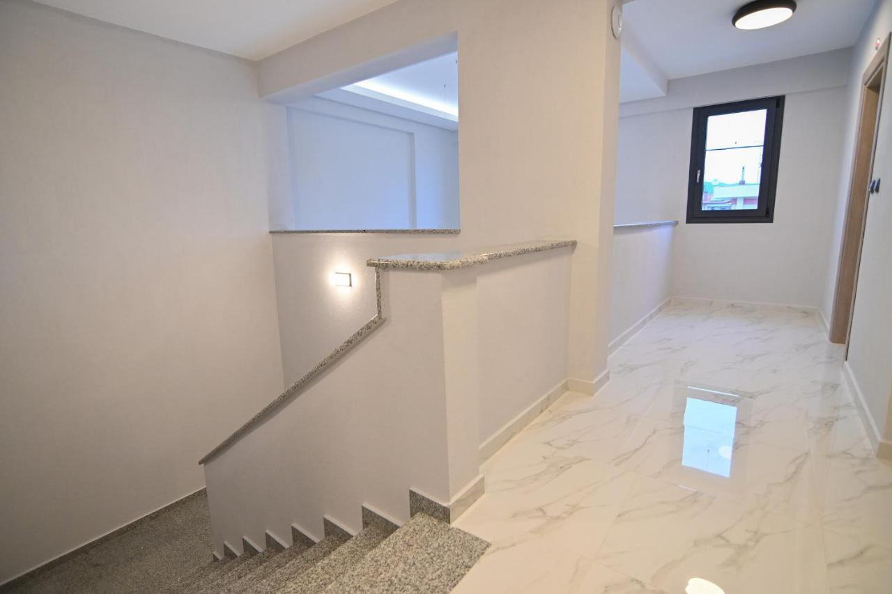 Armonia Luxury Suites Vrasná Esterno foto