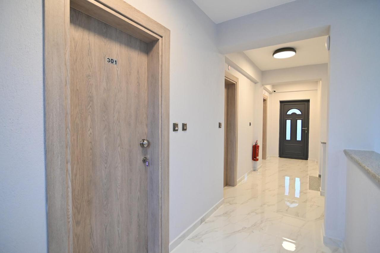 Armonia Luxury Suites Vrasná Esterno foto