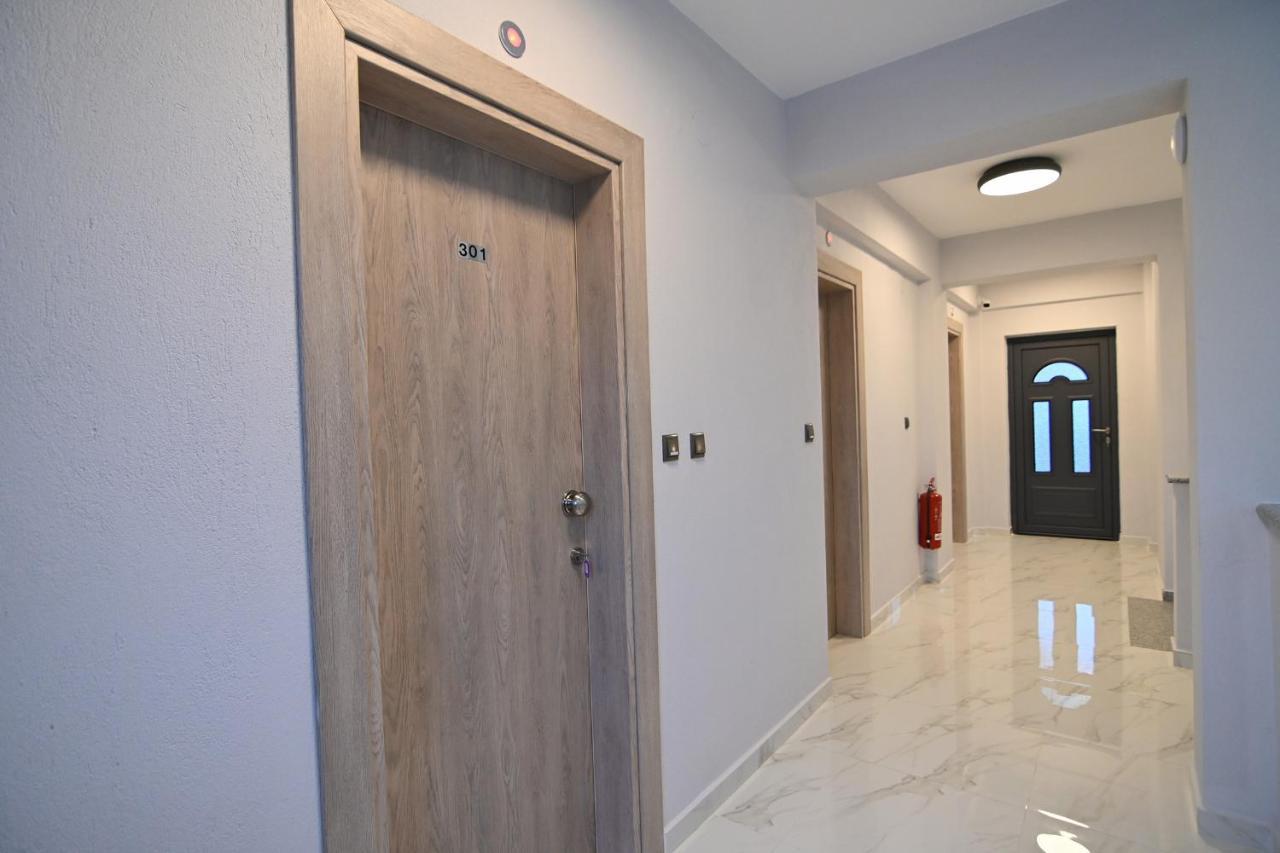 Armonia Luxury Suites Vrasná Esterno foto