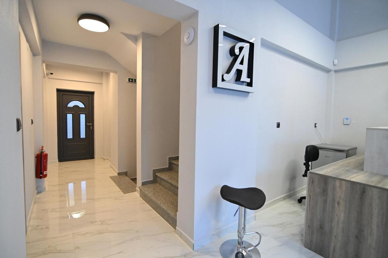 Armonia Luxury Suites Vrasná Esterno foto