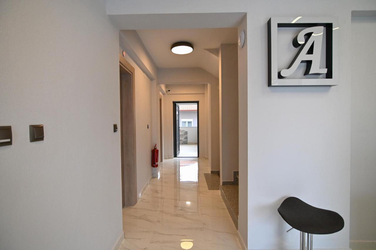 Armonia Luxury Suites Vrasná Esterno foto