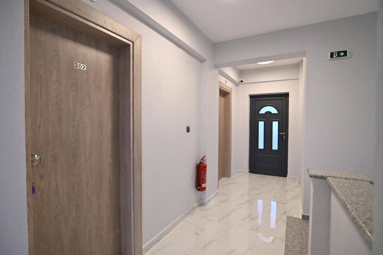 Armonia Luxury Suites Vrasná Esterno foto