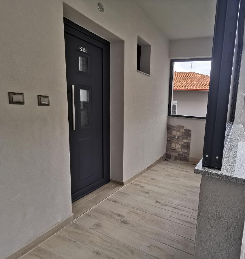 Armonia Luxury Suites Vrasná Esterno foto