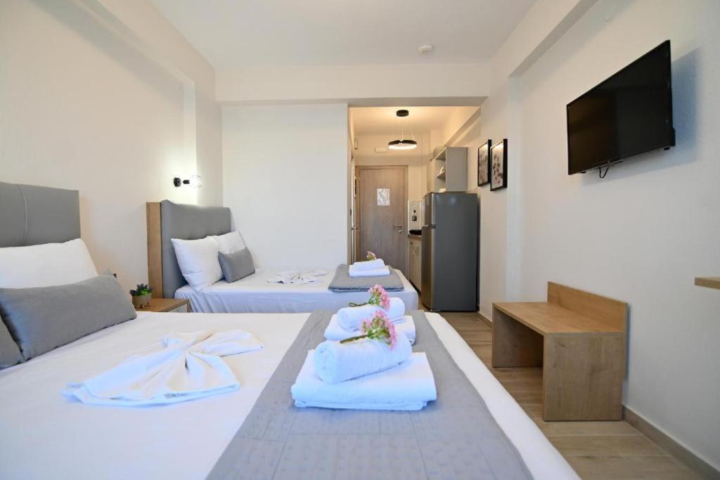 Armonia Luxury Suites Vrasná Esterno foto